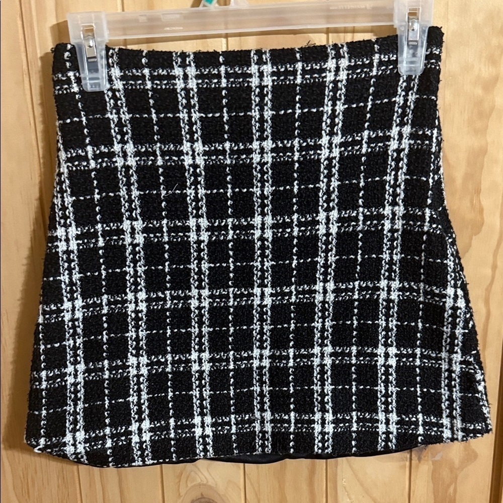 Pink Lily Black and White Tweed Mini Skirt